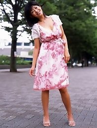 Japanese busty babe Sasa Handa take shower