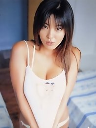 Sexy body and big breasted Harumi Nemoto posing