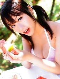 Mai Nishida is so happy to feel sun light on her sexy body