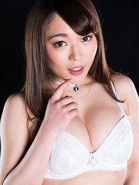Yui Kawagoe Cummy Handjob