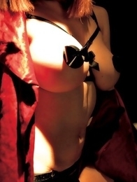 Neo babe with firm big boobs in kinky bra is club dancer